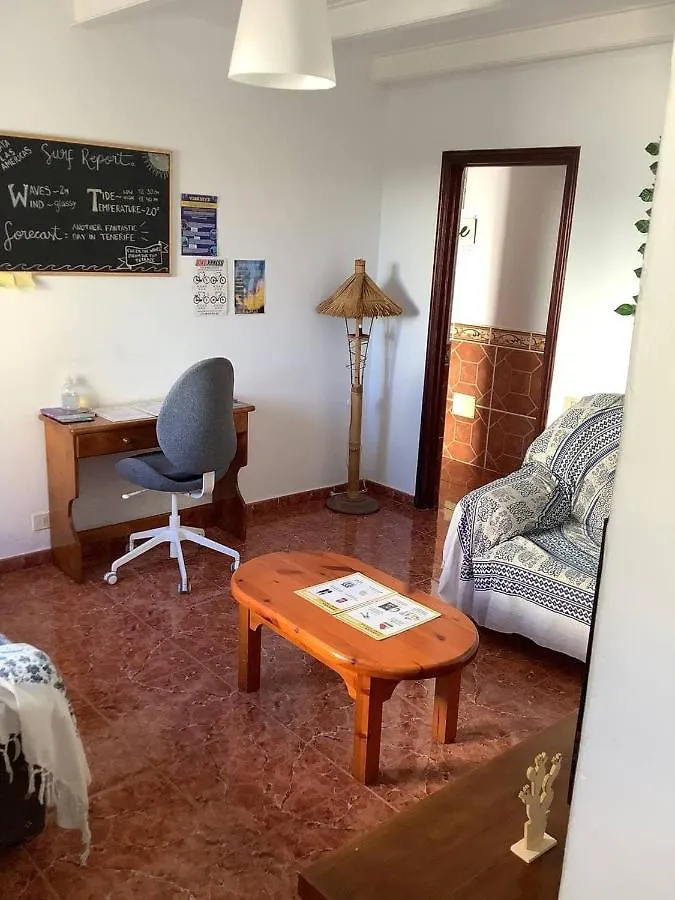 Hotel Banana Surf House à Los Cristianos  Maison d'hôtes Los Cristianos (Tenerife)